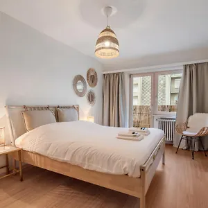 https://apt-beautiful-spacious-100m-from-the-beach-with.ostend-hotel.net